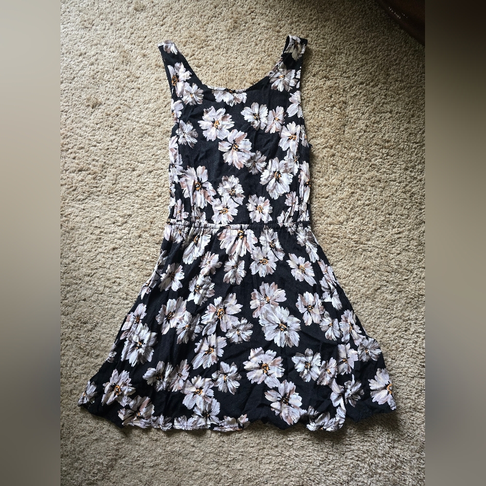 Forever 21 Black and White Floral Dress
